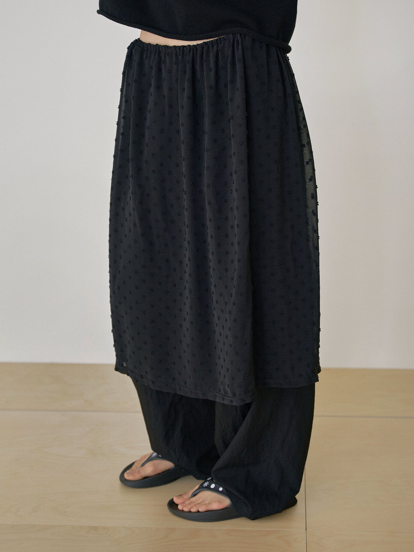 Dot Slit Skirt - Black