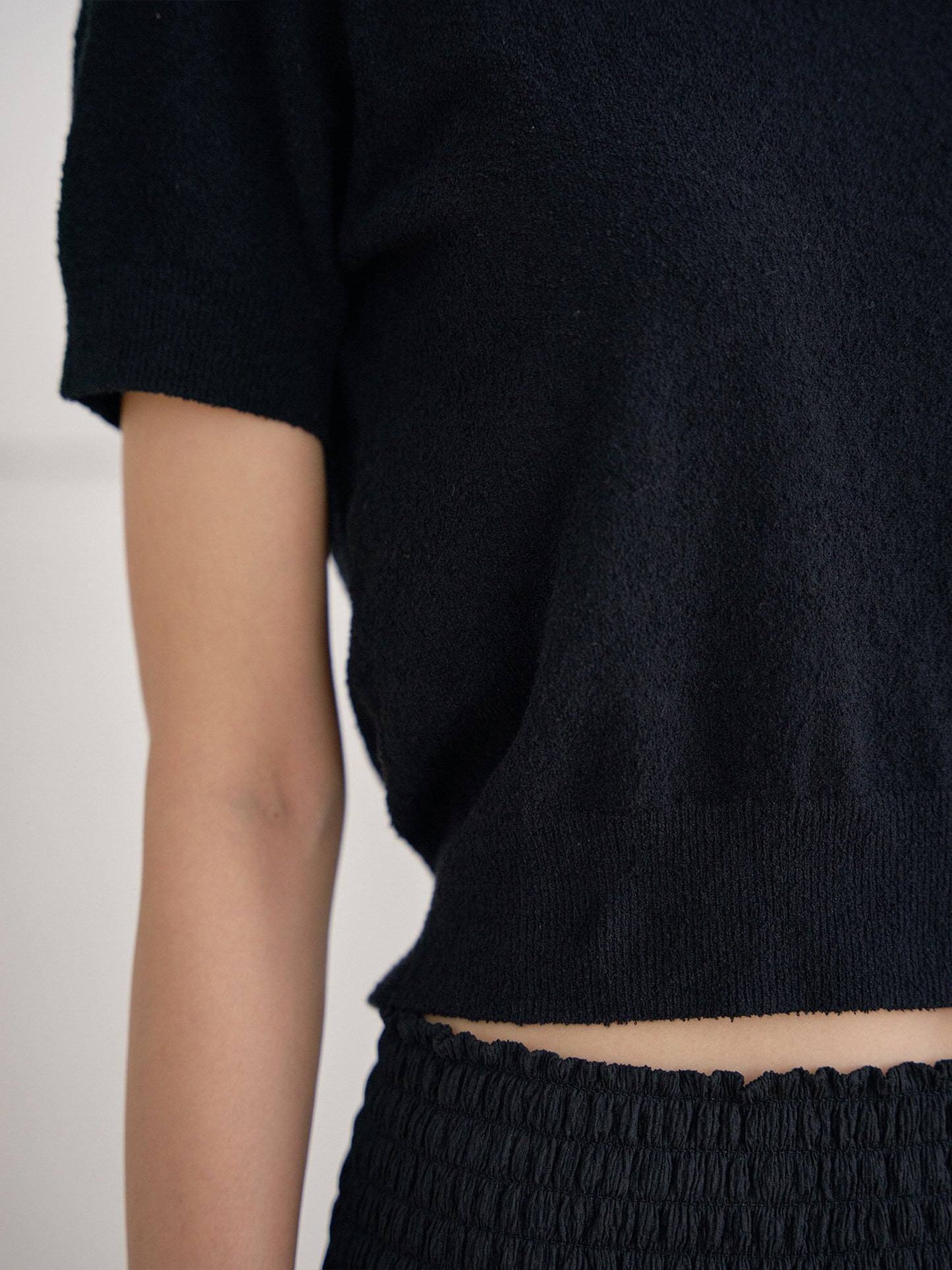 Boucle Round Half Sleeve - Black