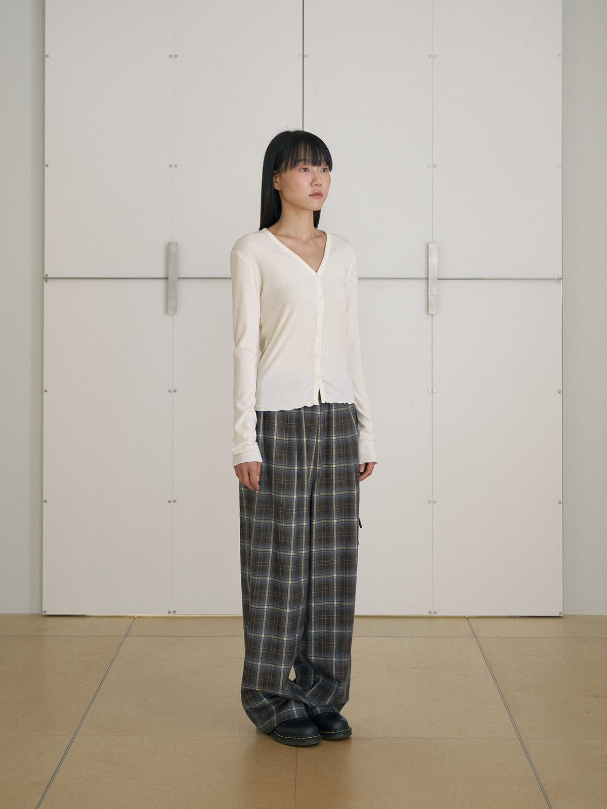 MARAN Wave V-neck Rib Cardigan - Cream 商品画像15/19