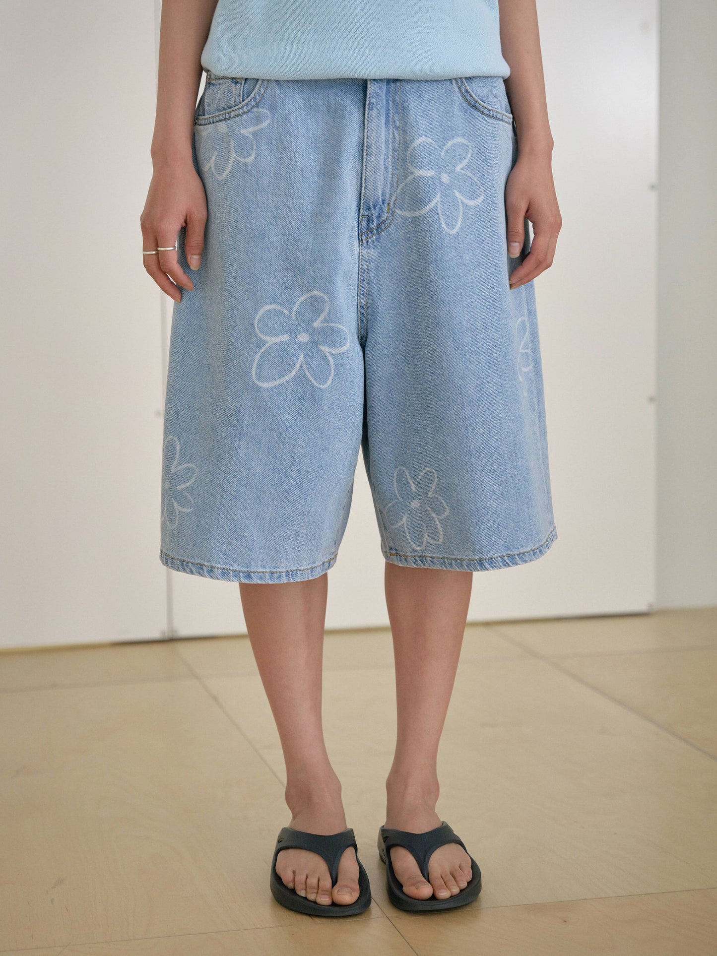 Flower Denim Shorts - Light Indigo