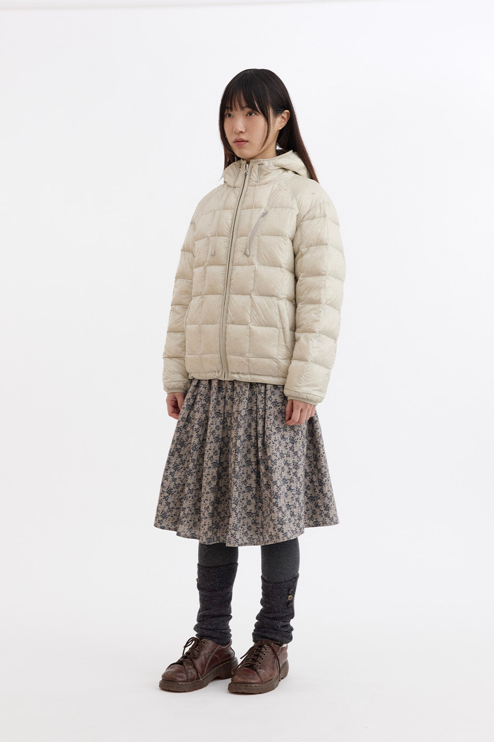 [9/28予約配送] REVERSIBLE FLORAL GRAPHIC DUCK DOWN, LIGHT GRAY