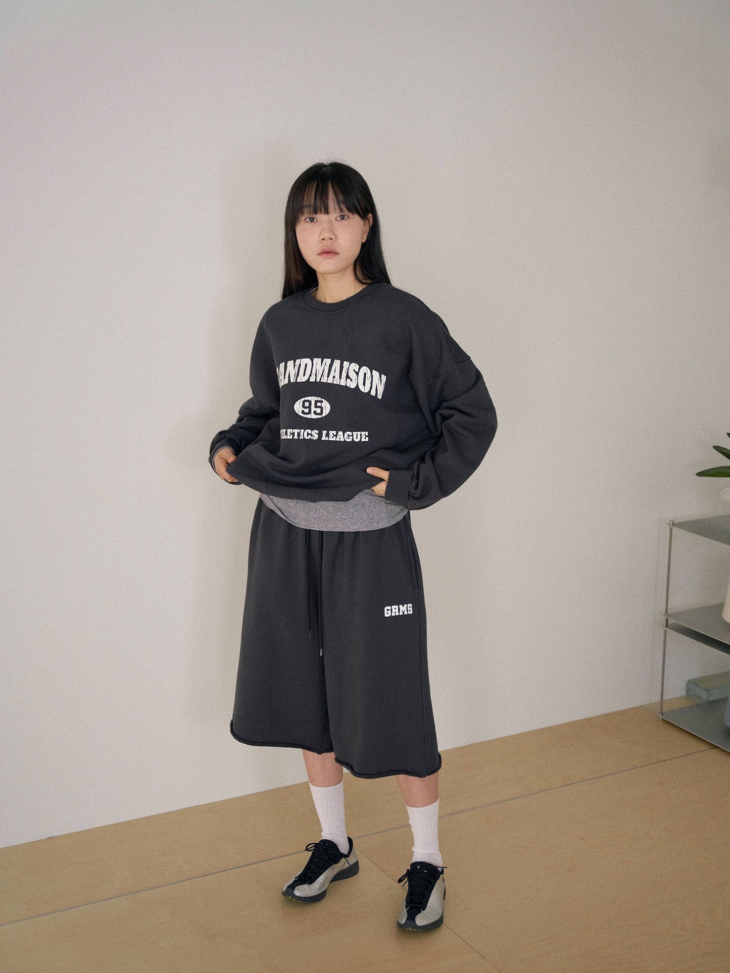 Crack Lettering Sweatshirt - Charcoal