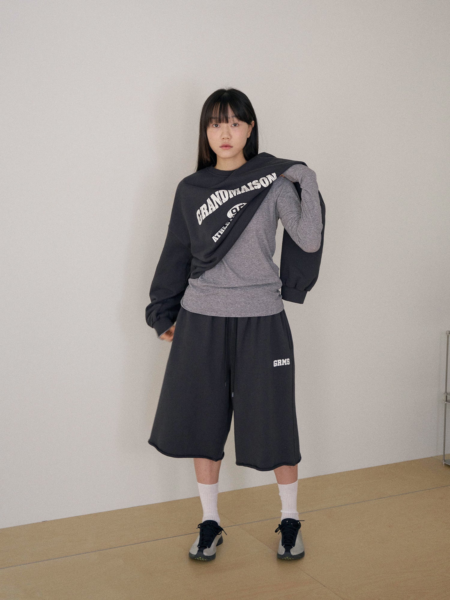 カットオフ ハーフパンツ スウェット 韓国（チャコール）｜韓国