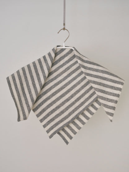 MARAN Stripe Square Scarf - Gray 商品画像13/19