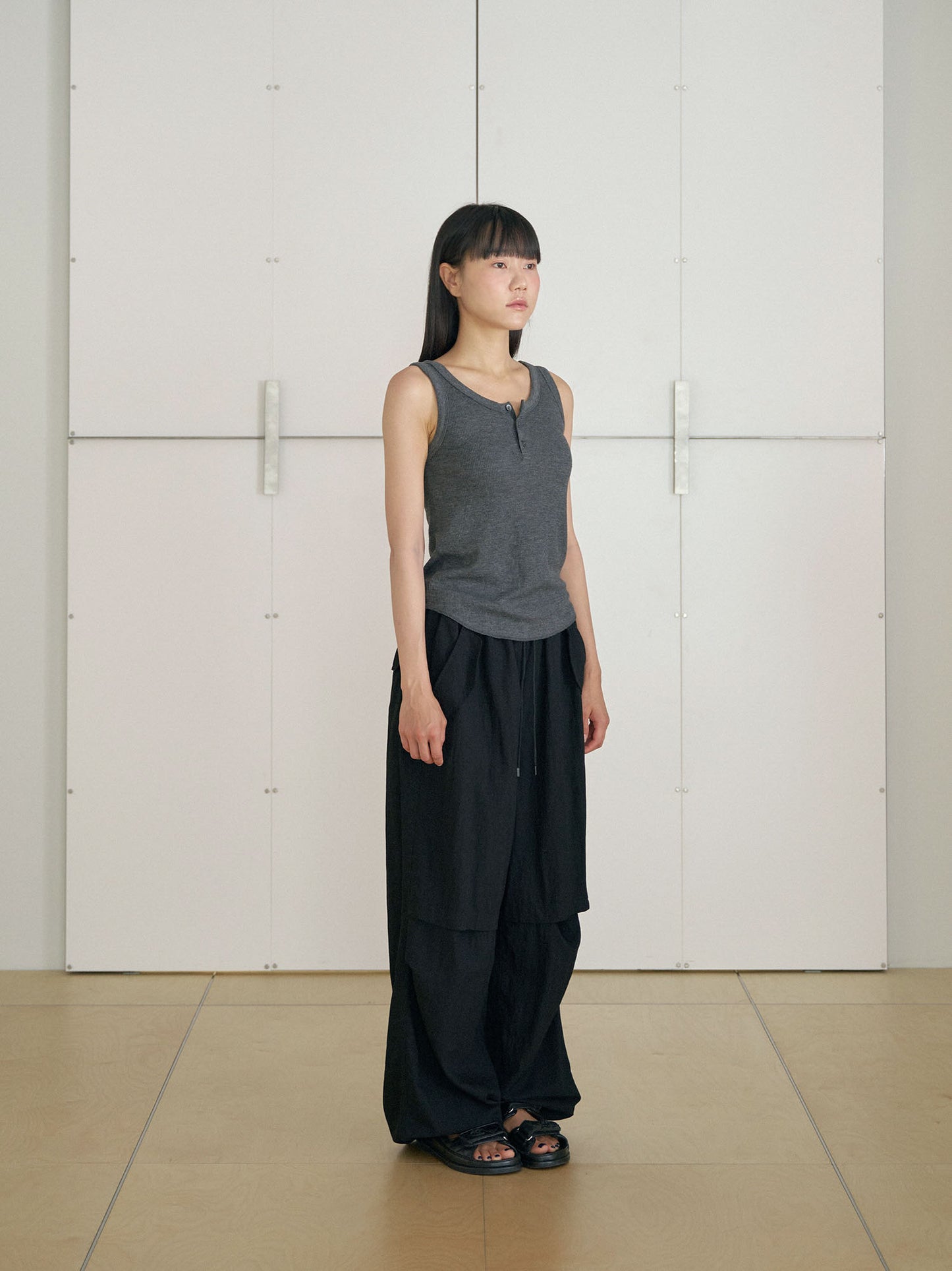 Waffle Button Sleeveless - Charcoal
