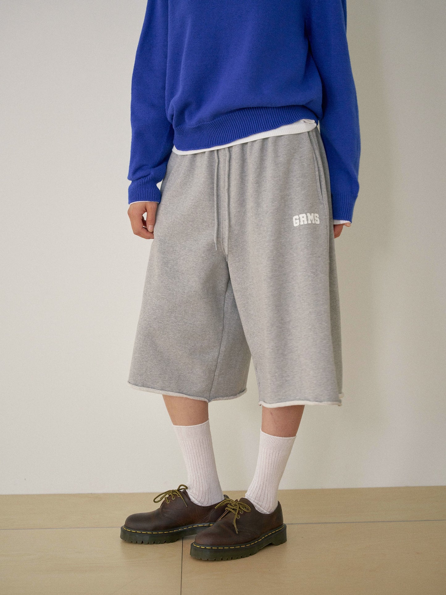 Cutoff Half Sweatpants - Gray