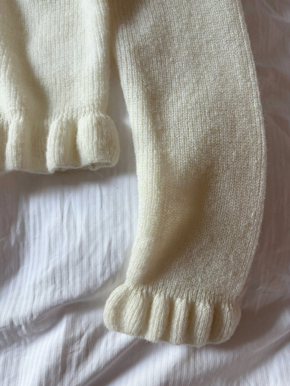 【A MA:DE】Ruffle cardigan ( 2color )