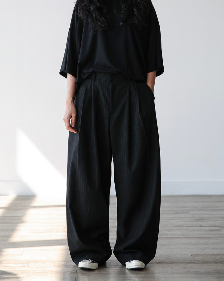 Balloon Silhouette Pintuck Slacks