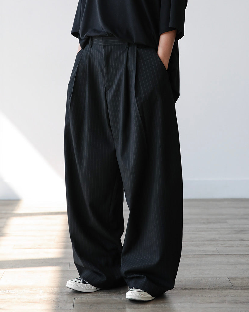 Balloon Silhouette Pintuck Slacks