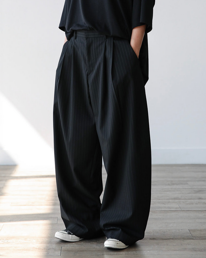 Balloon Silhouette Pintuck Slacks