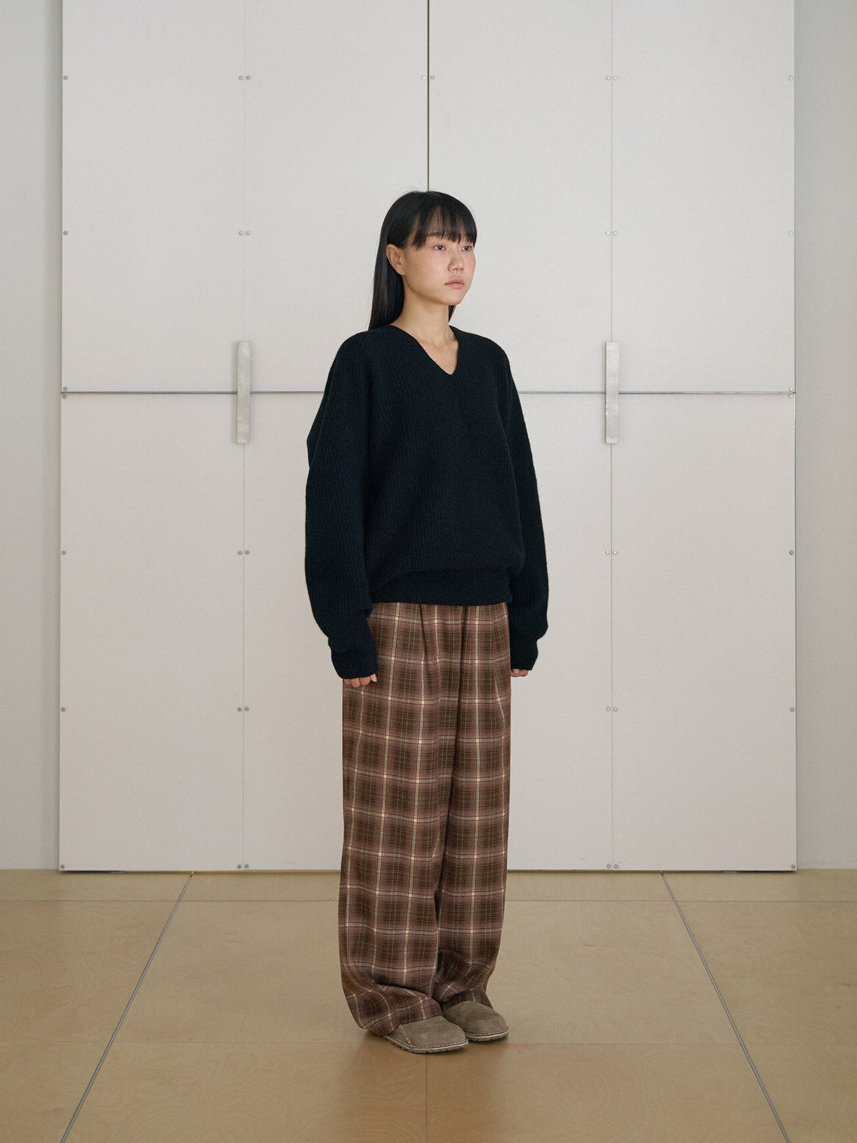 MARAN Wool V-neck Raglan Pullover - Black 商品画像15/19