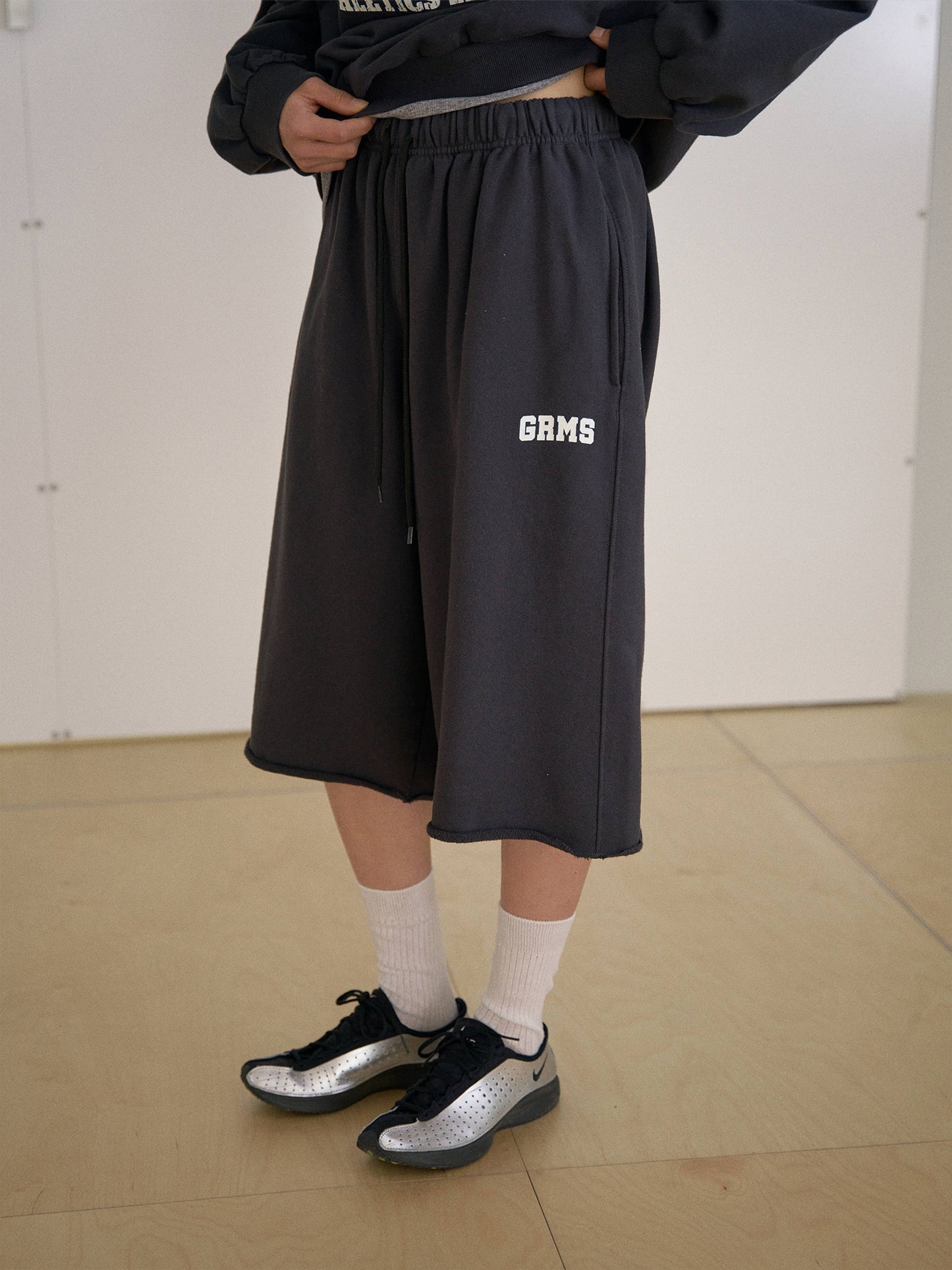 Cutoff Half Sweatpants - Charcoal
