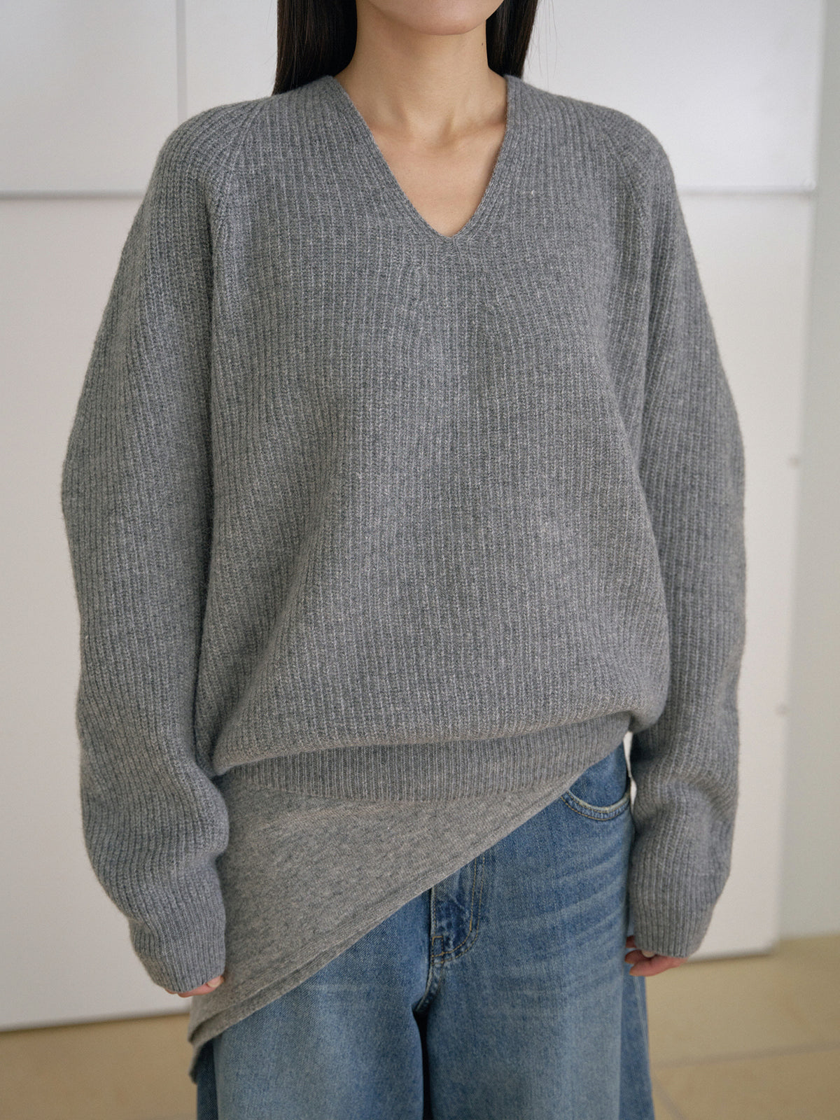 Wool V-neck Raglan Pullover - Gray 8