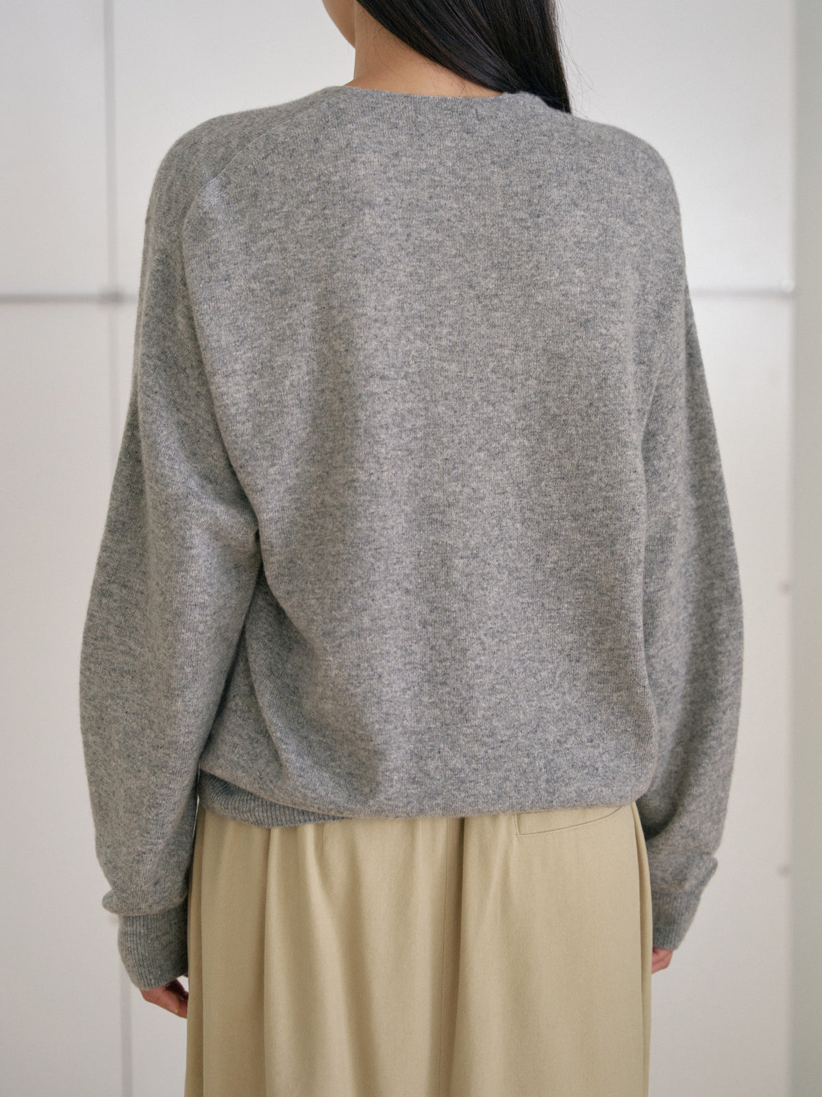 MARAN Cashmere Blend V-neck Pullover - Gray 商品画像17/21