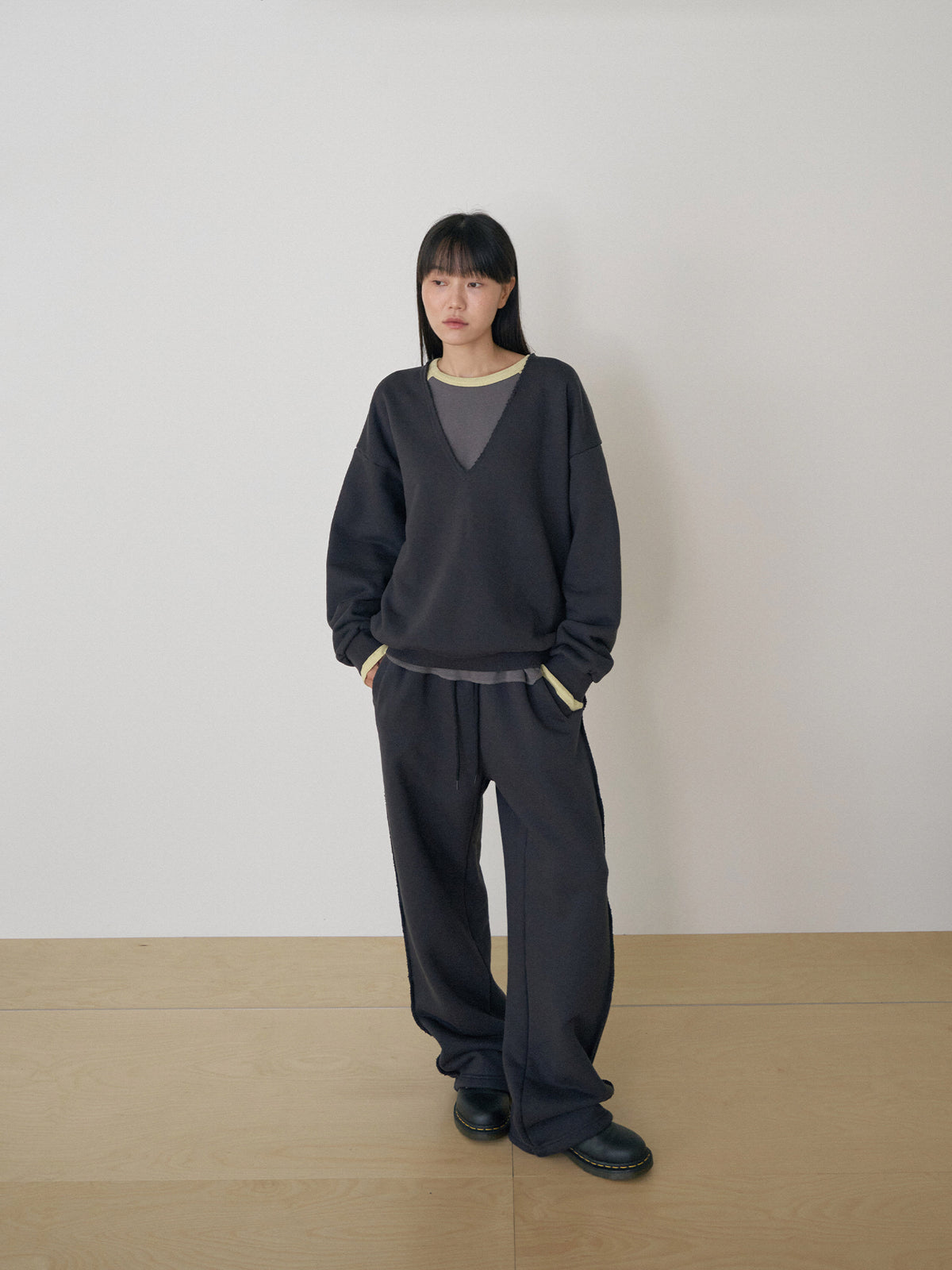 Flow Sweatpants - Charcoal 9