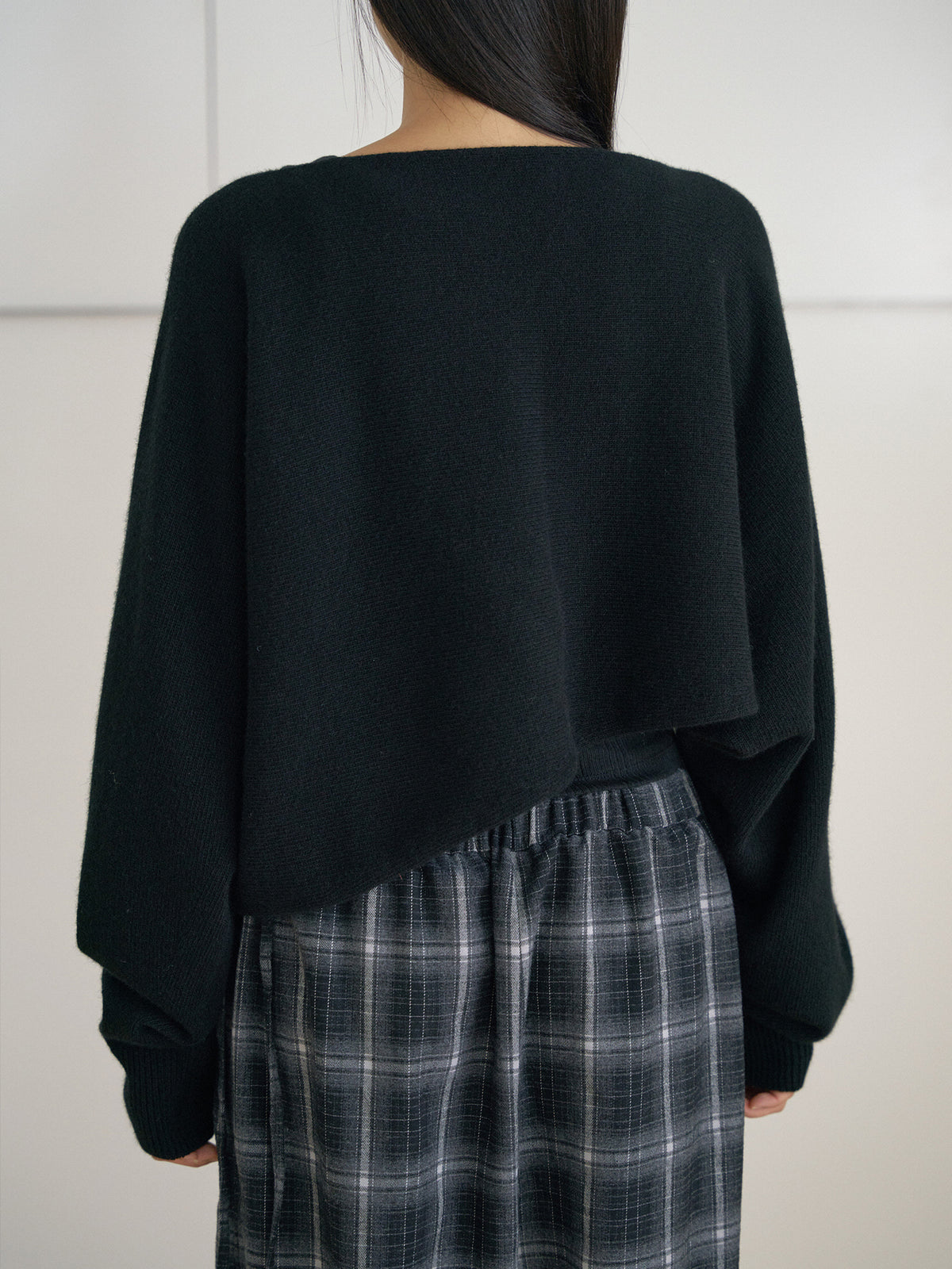Unbalanced Boat Neck Pullover - Black 9