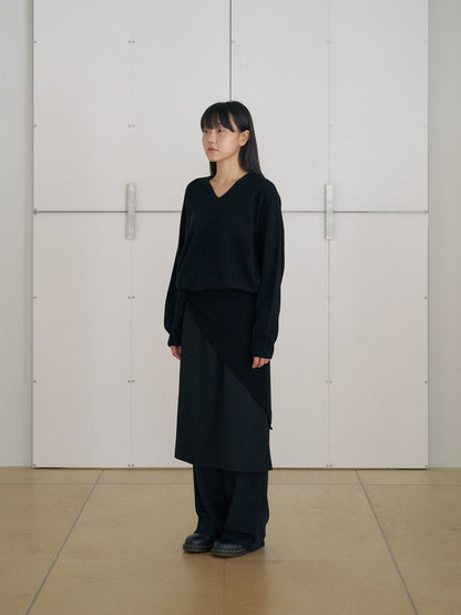 Triangle Scarf - Black 11