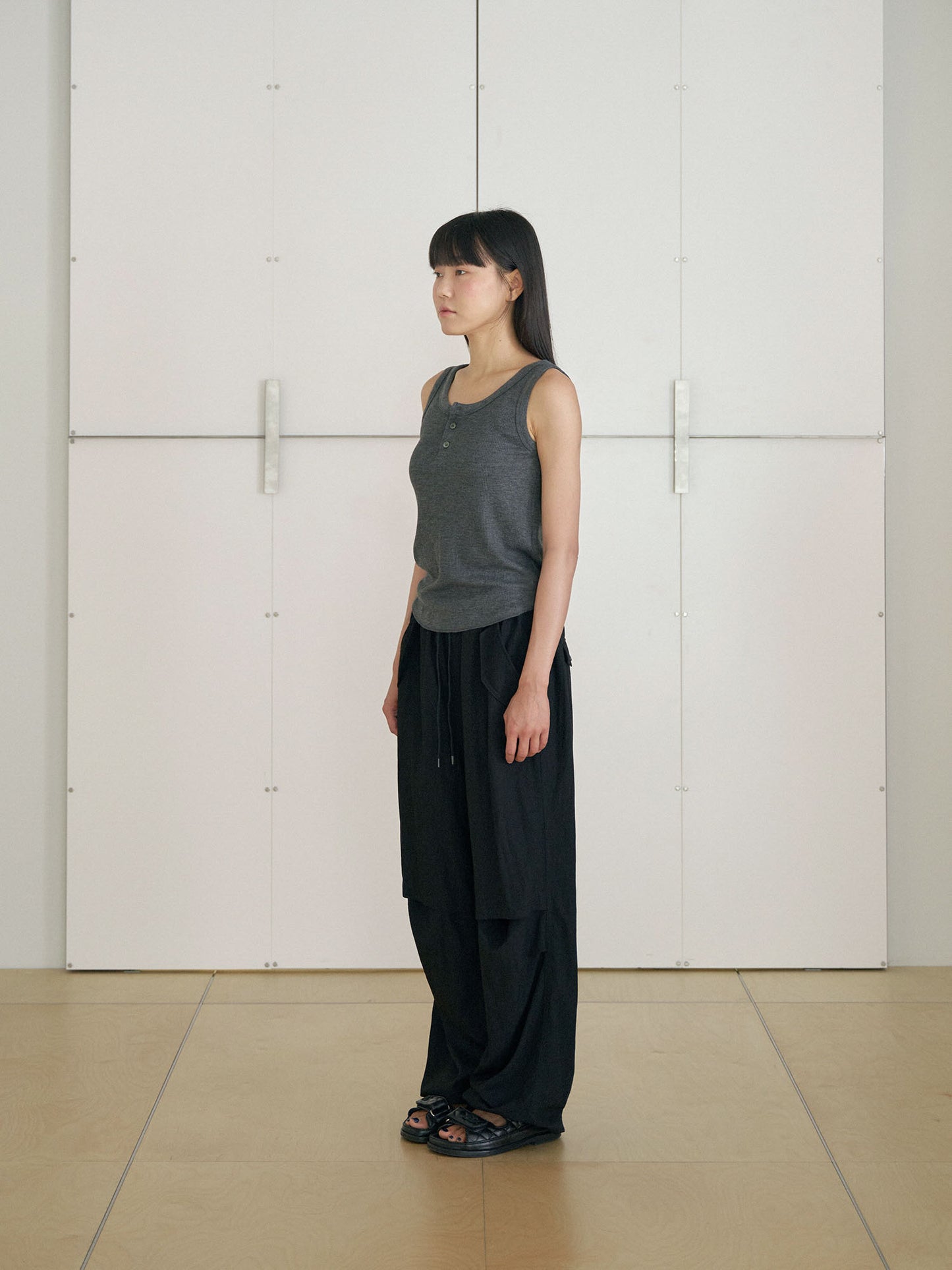 Waffle Button Sleeveless - Charcoal