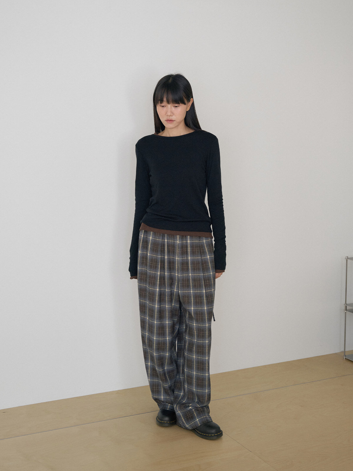 Finger Hole Long Sleeve - Black 4