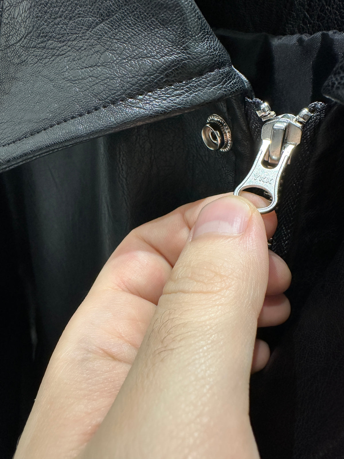 袖口スナップディテール