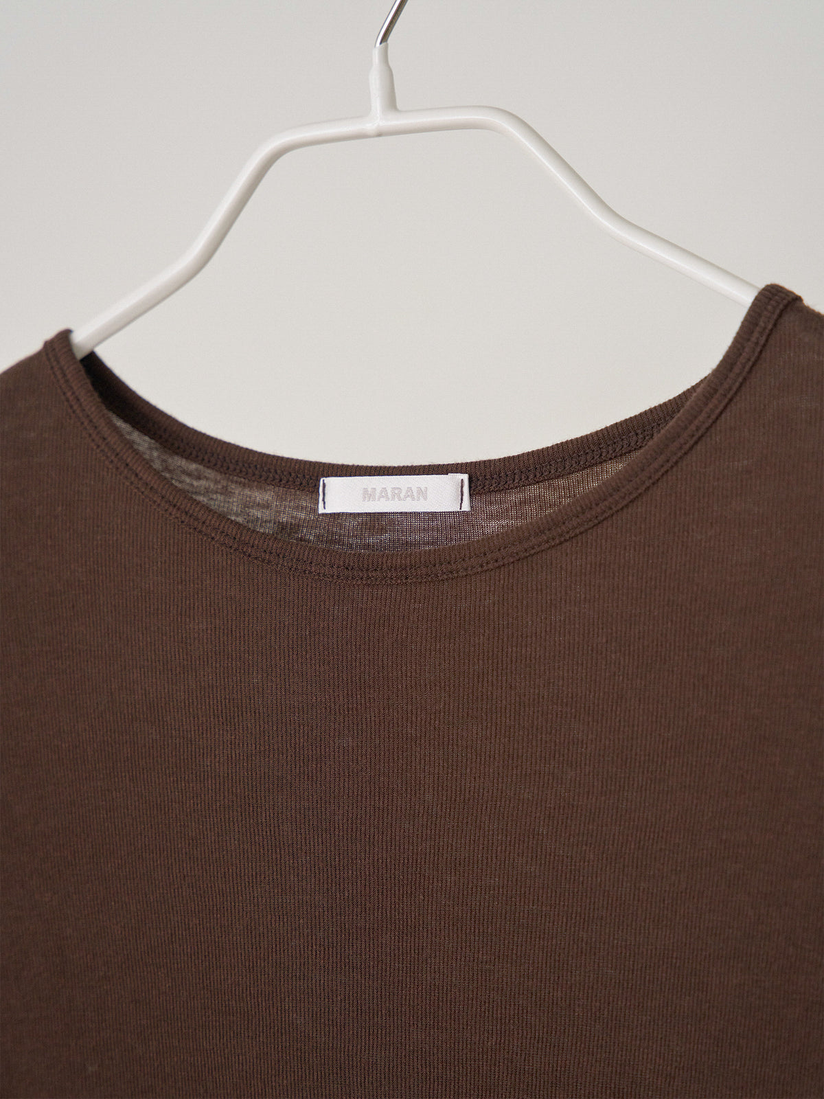 Finger Hole Long Sleeve - Brown 7