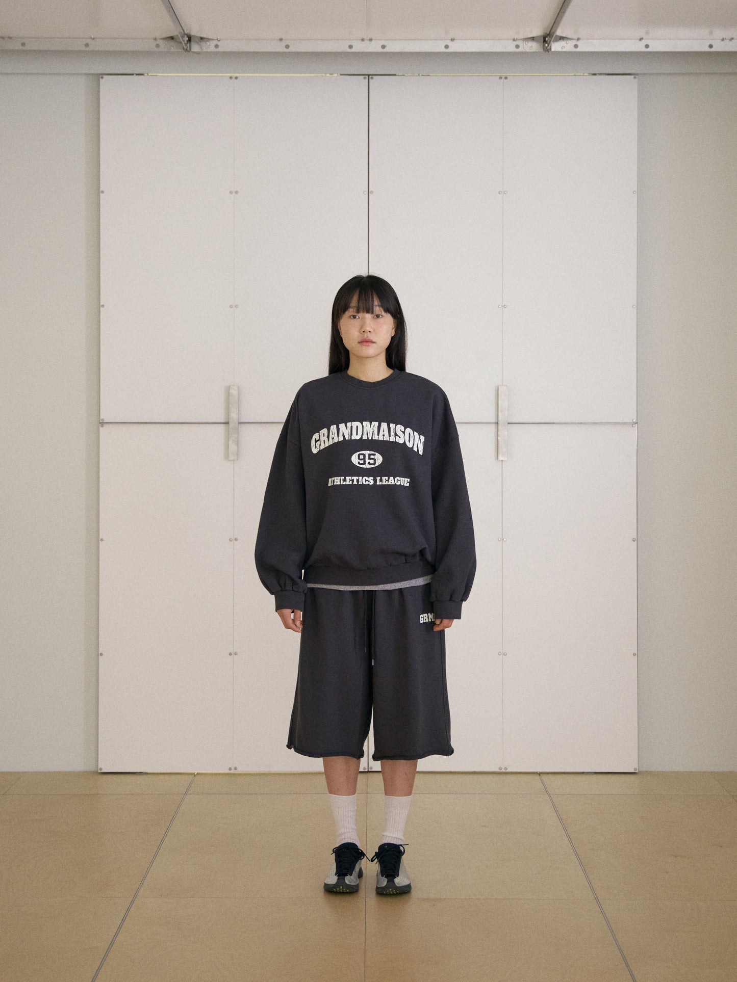 Crack Lettering Sweatshirt - Charcoal