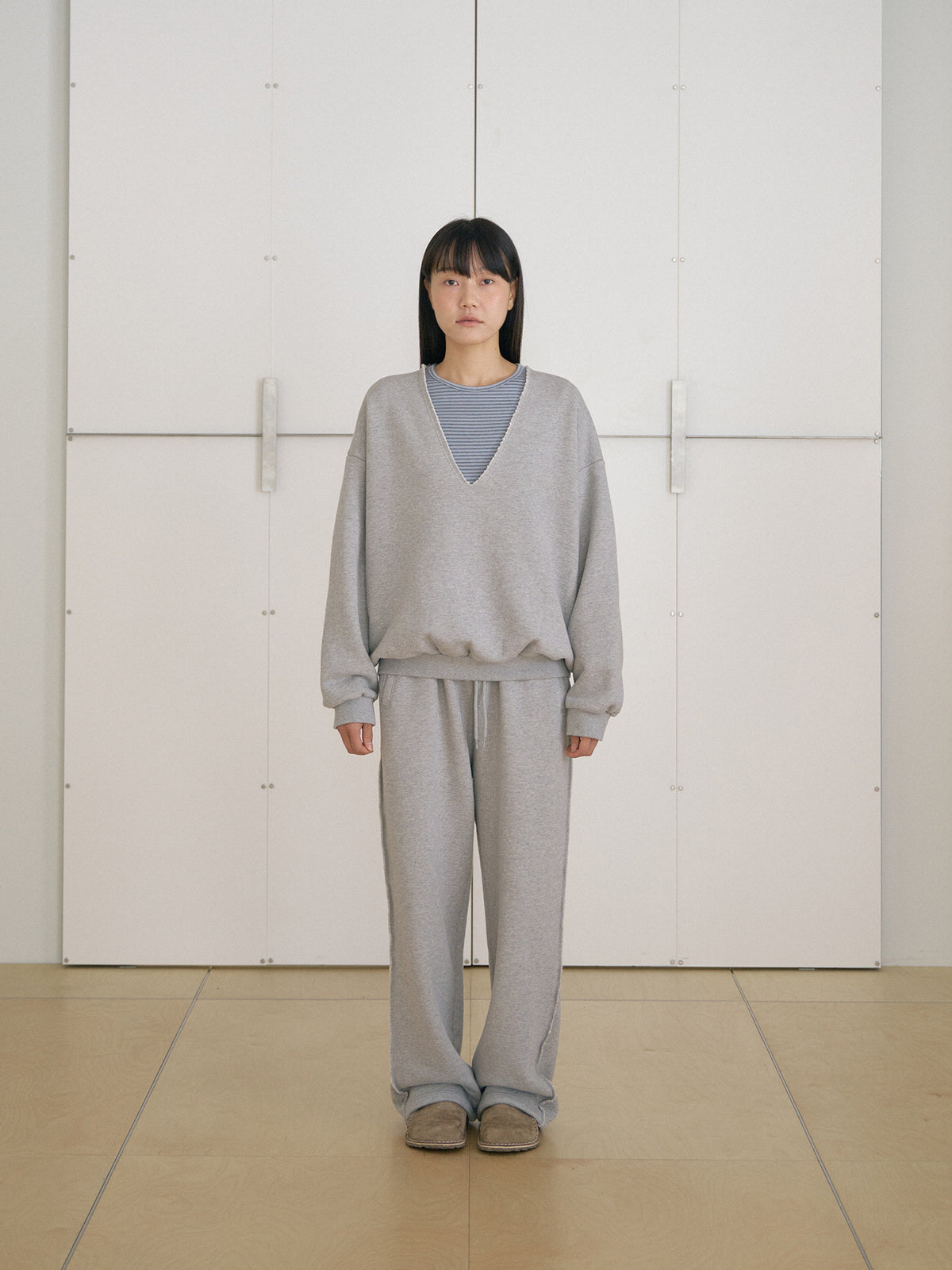 MARAN Raw Edge Sweatshirt - Gray 商品画像18/21