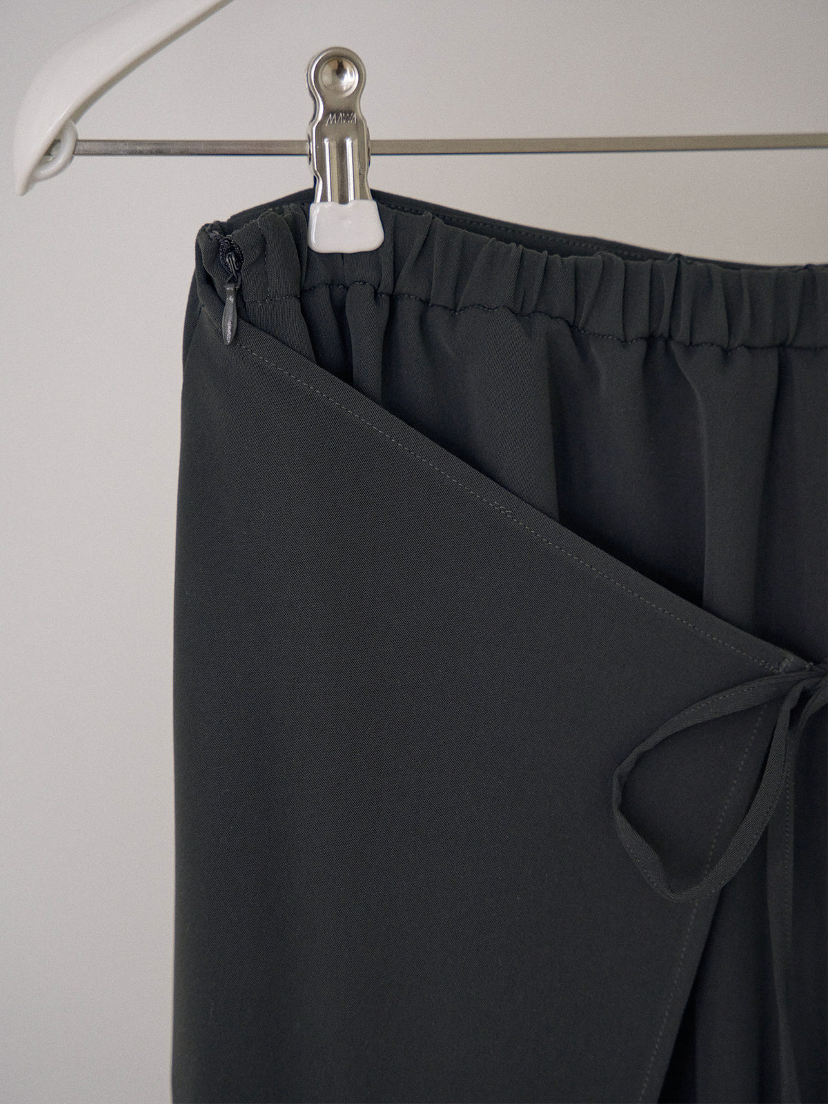 MARAN Skirt Overlay Pants - Charcoal 商品画像20/21
