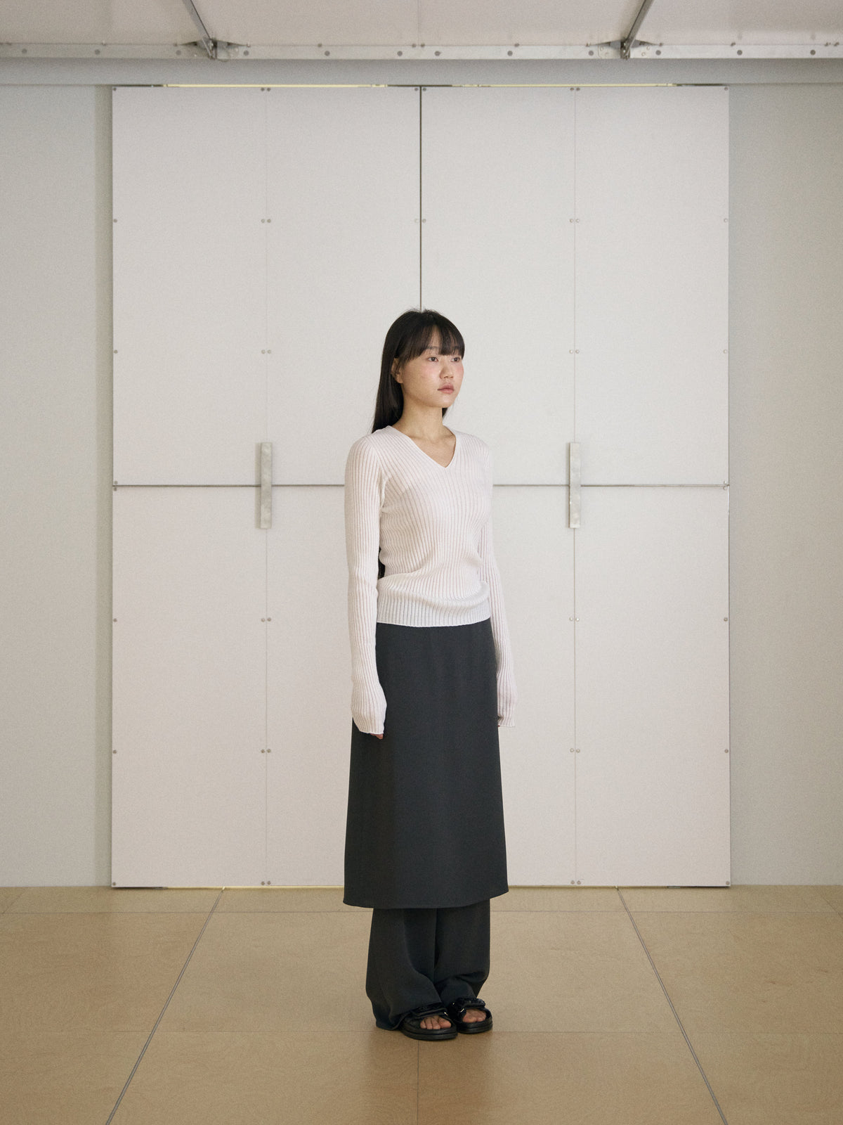 MARAN Double V-neck Rib Pullover - Ivory 商品画像21/21
