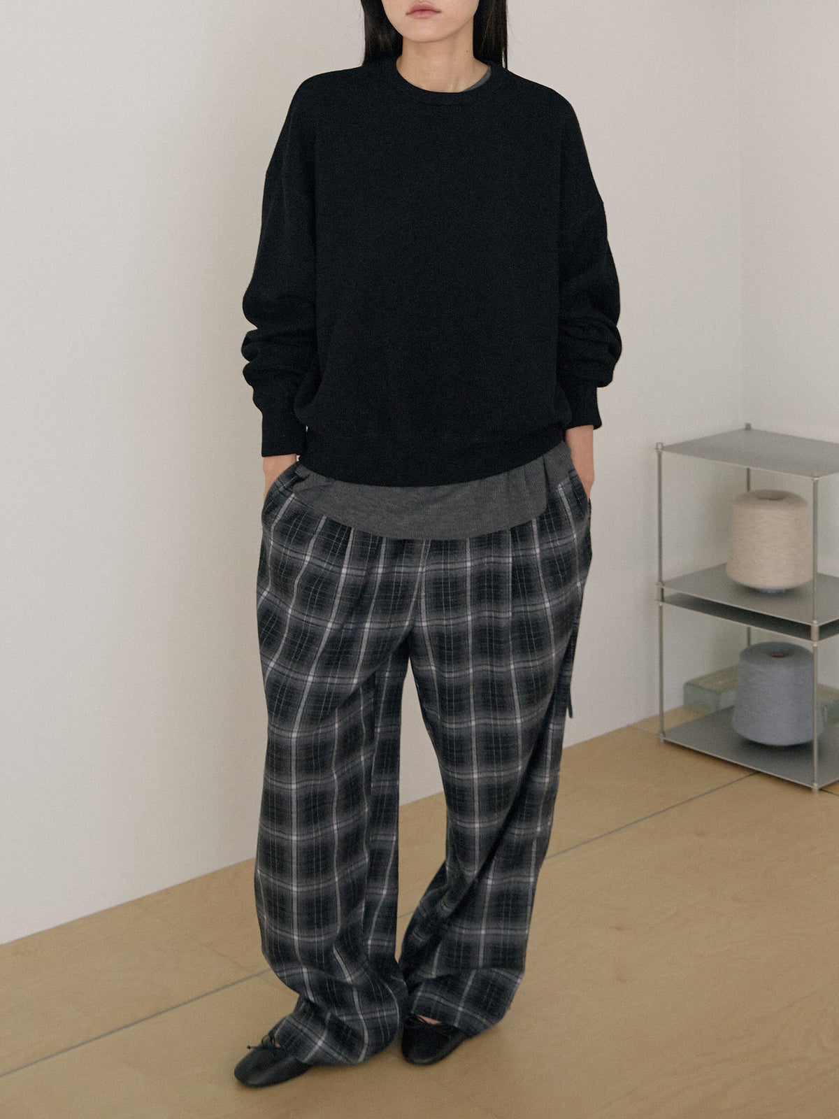 Ray Round Pullover - Black 8