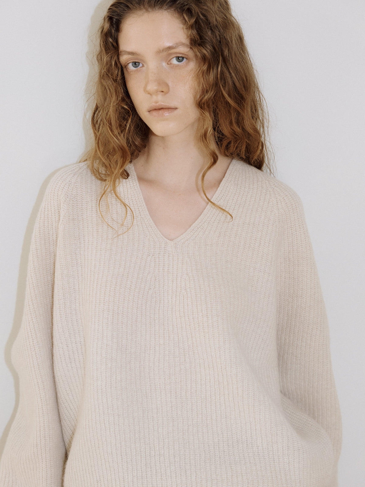 Wool V-neck Raglan Pullover - Oatmeal 1