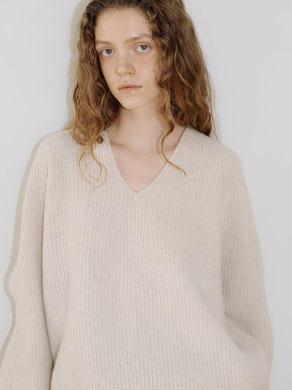 Wool V-neck Raglan Pullover - Oatmeal 1