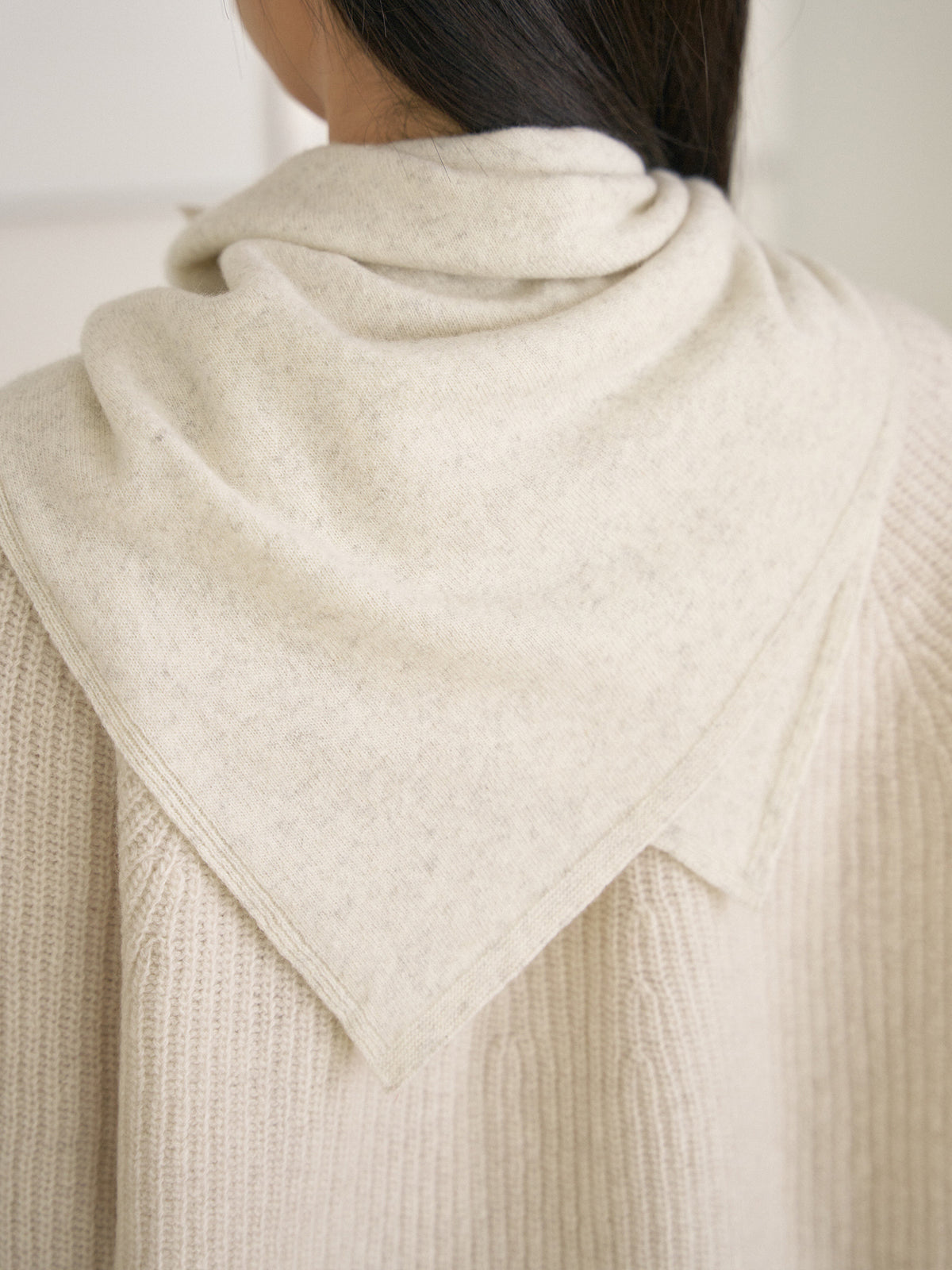 MARAN Cashmere Square Scarf - Oatmeal 商品画像13/21