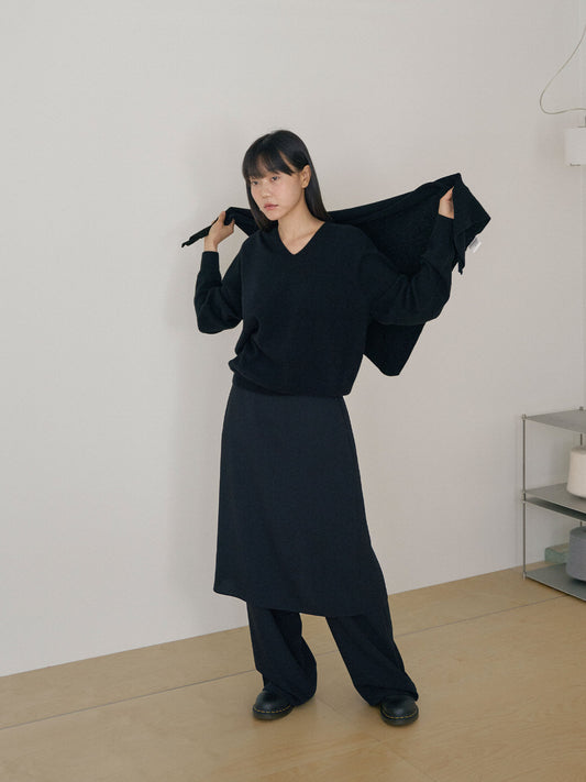 Triangle Scarf - Black 5