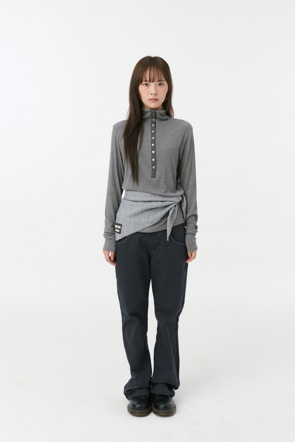 SIGNATURE LABEL KNIT SCARF, GRAY
