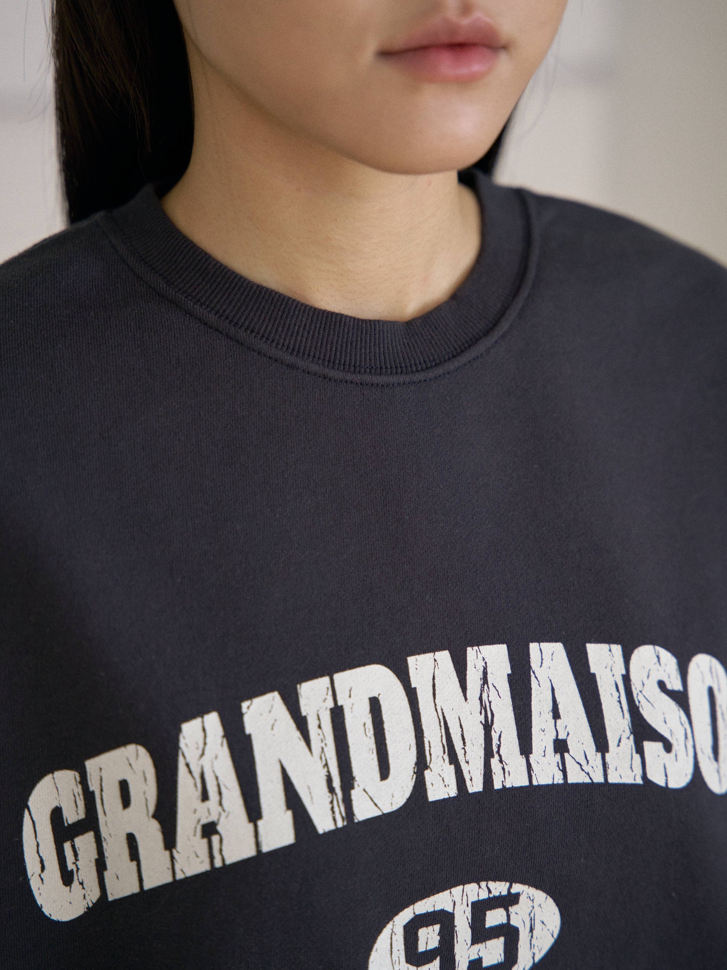 Crack Lettering Sweatshirt - Charcoal