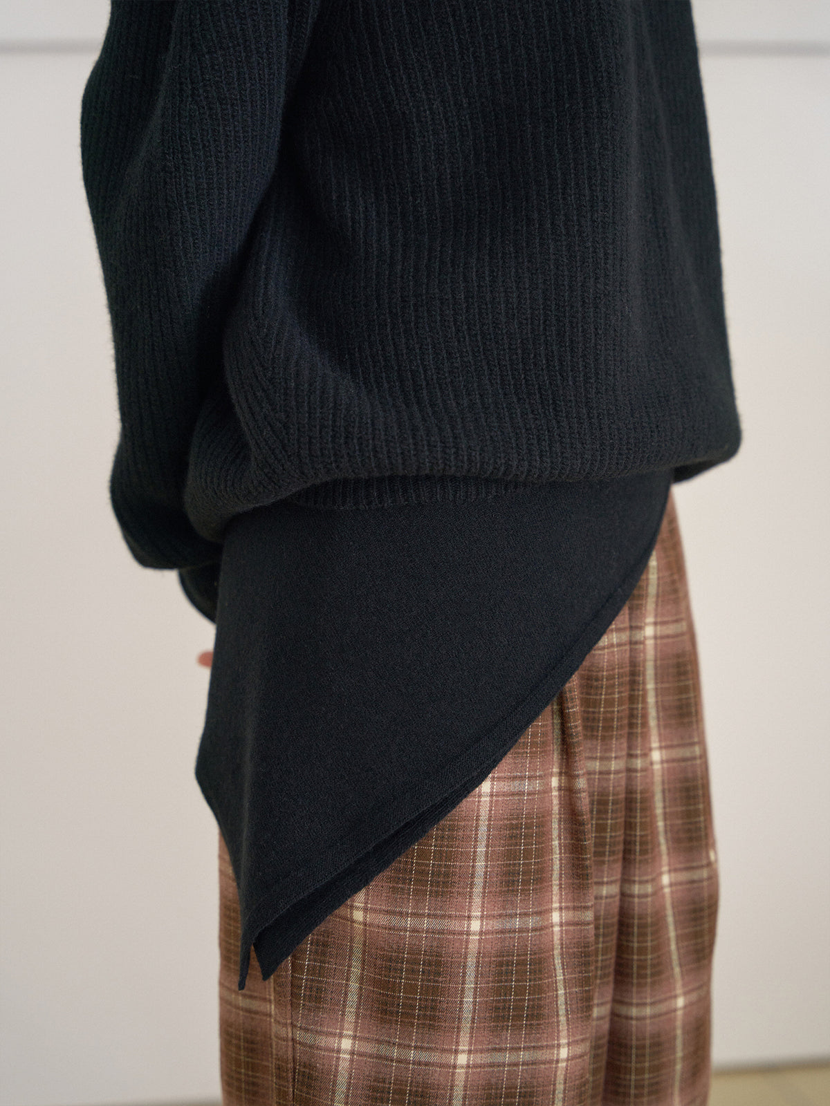 Cashmere Square Scarf - Black 8
