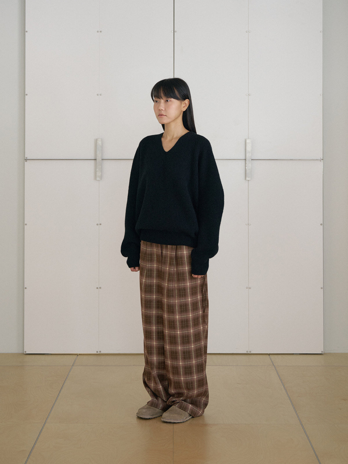 MARAN Wool V-neck Raglan Pullover - Black 商品画像13/19