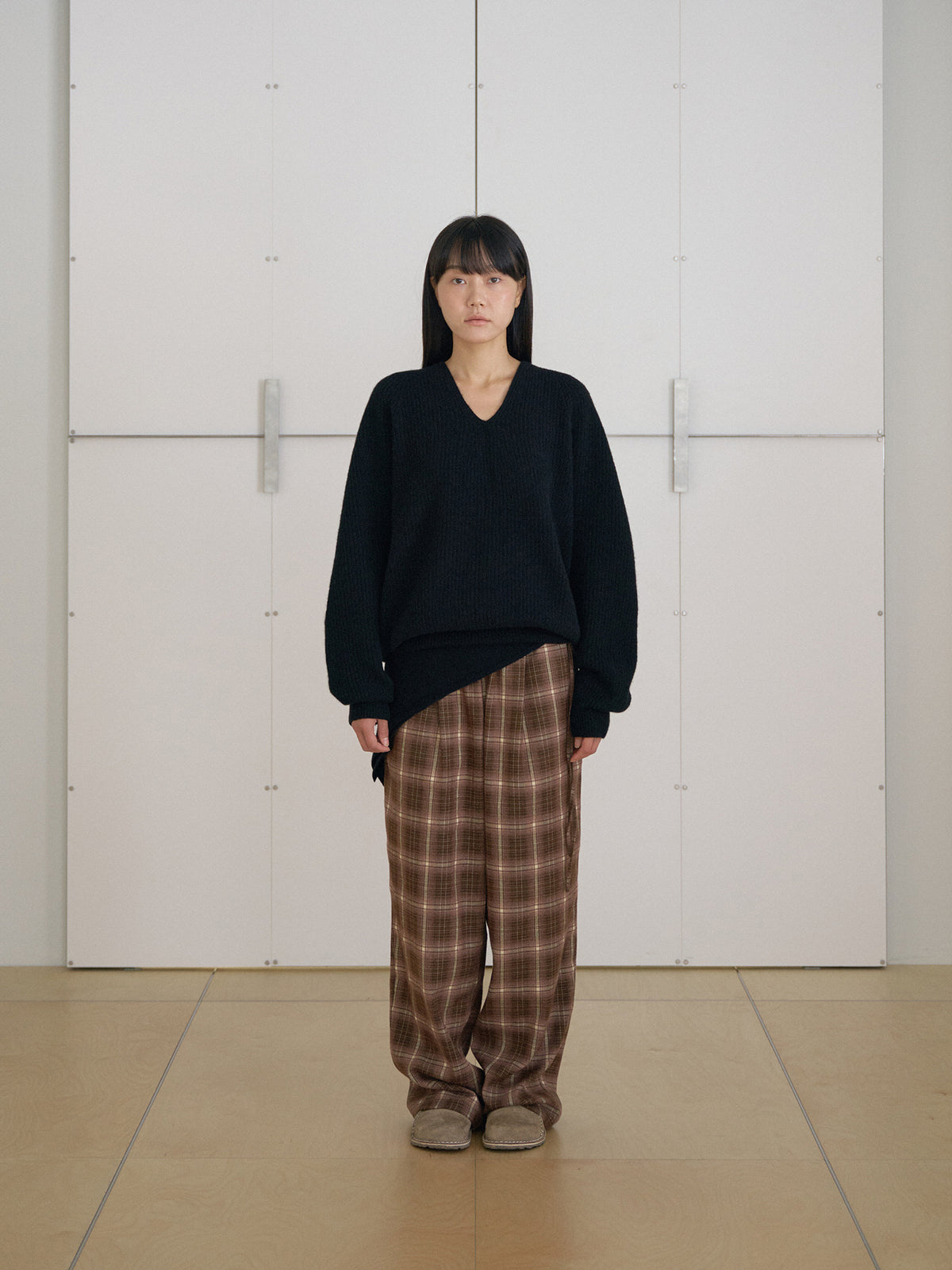 Cashmere Square Scarf - Black 10