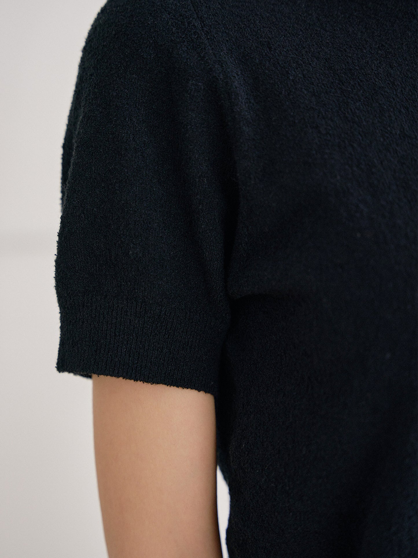 Boucle Round Half Sleeve - Black