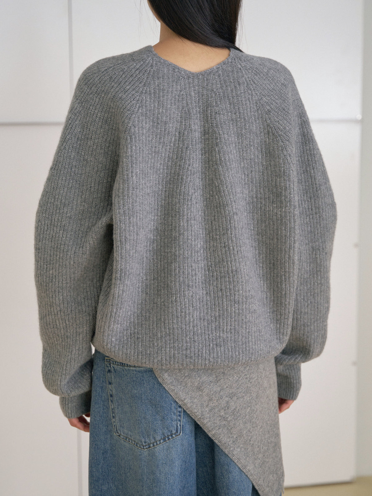 Wool V-neck Raglan Pullover - Gray 11