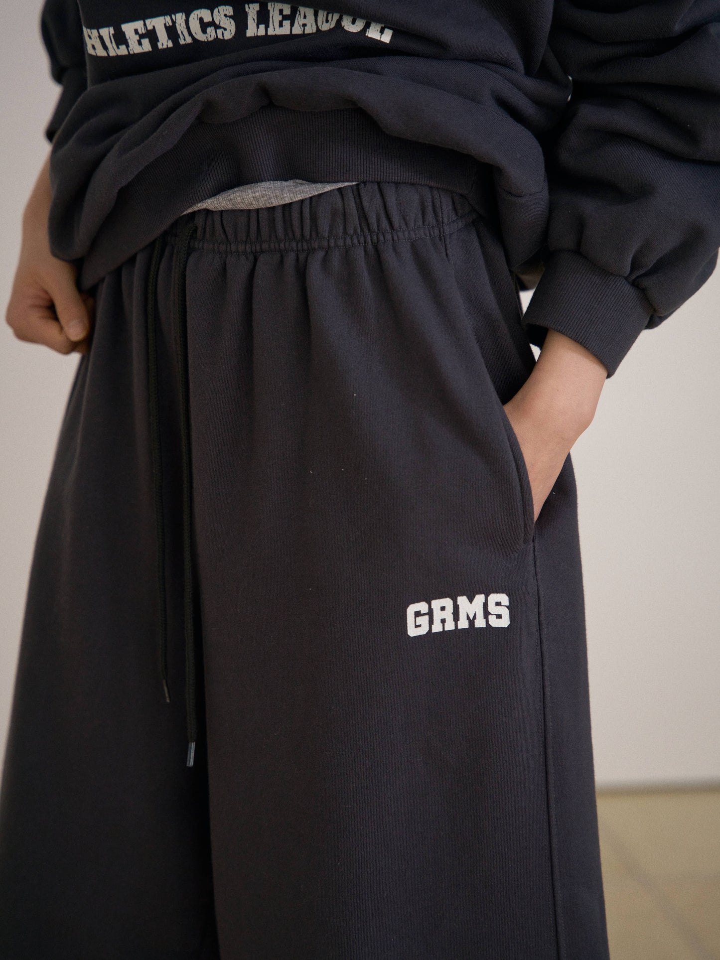 Cutoff Half Sweatpants - Charcoal