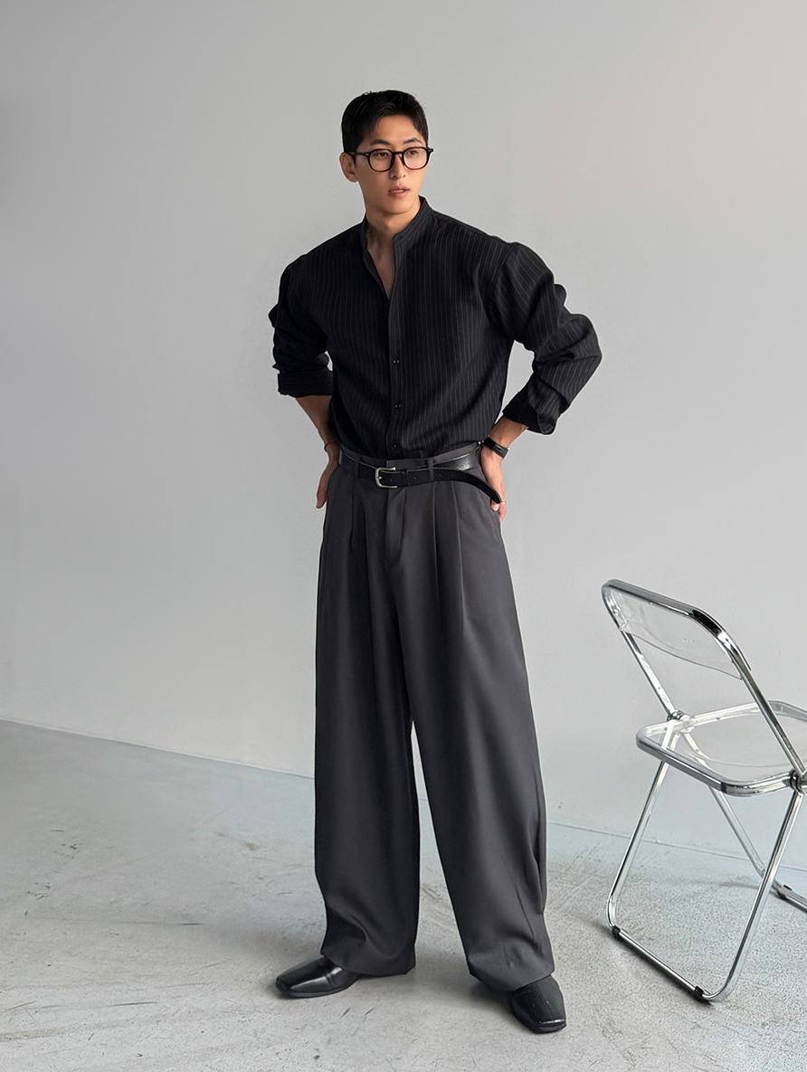 Luen Plain Wide Trousers CHARCOAL 着用イメージ