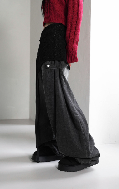 Strap-Detail Wide Jeans