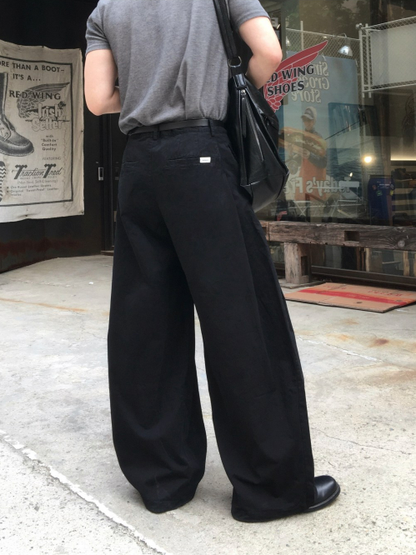 Curved Balloon Wide Pants