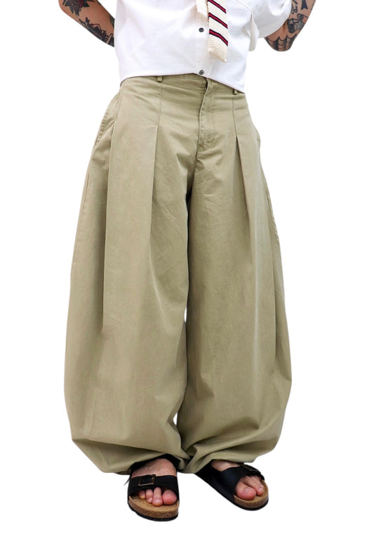 Curved Balloon Wide Pants