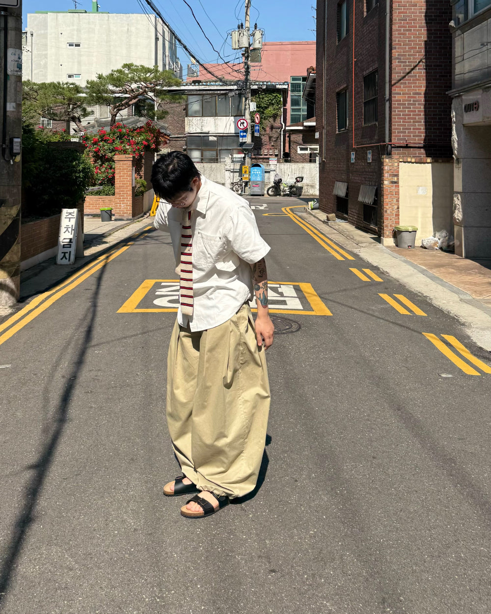 Curved Balloon Wide Pants