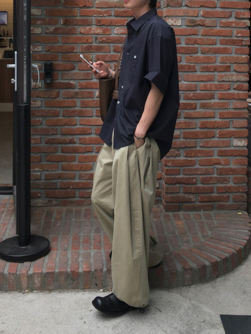 Curved Balloon Wide Pants