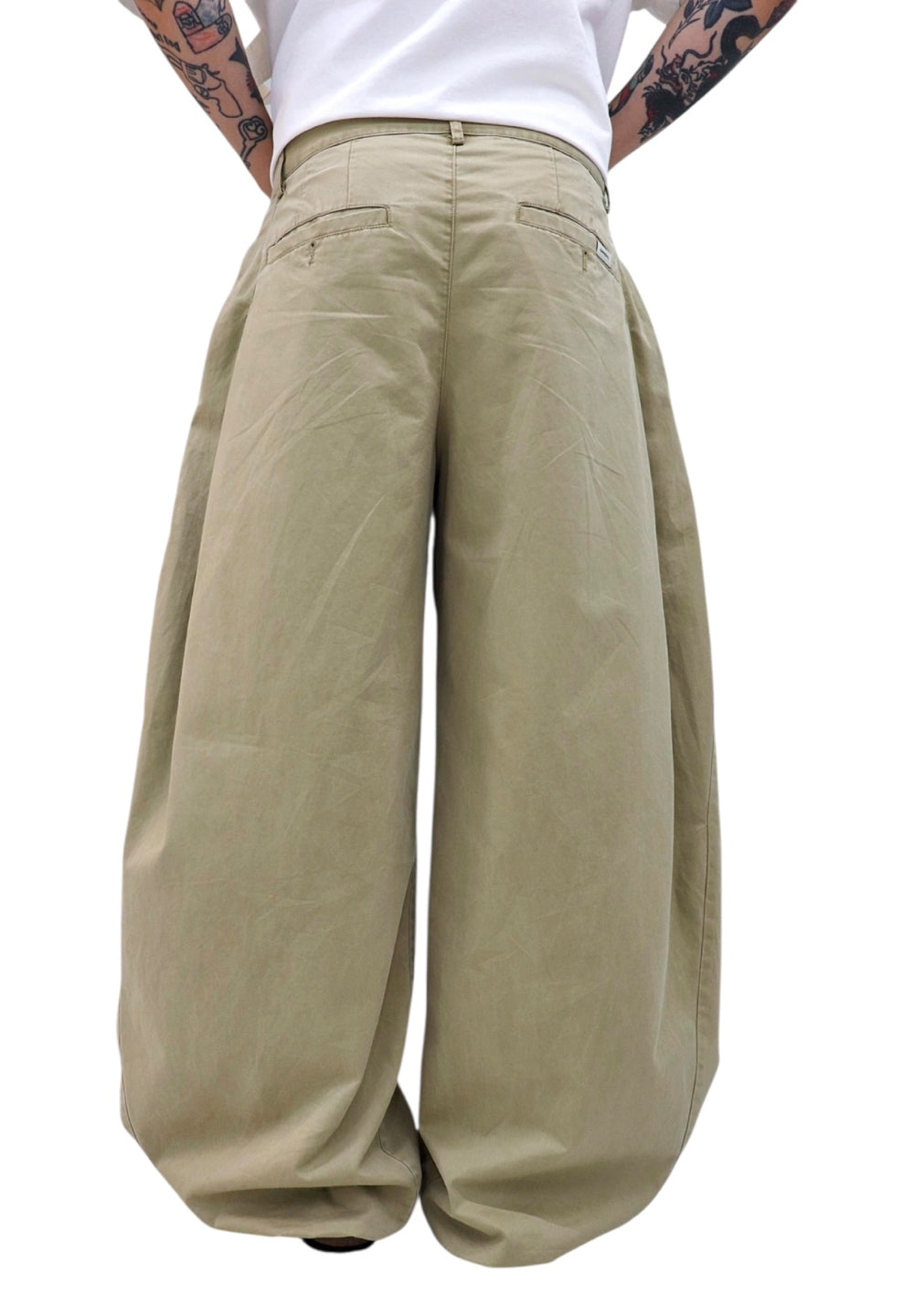 Curved Balloon Wide Pants