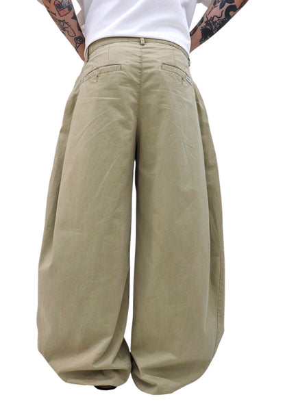 Curved Balloon Wide Pants